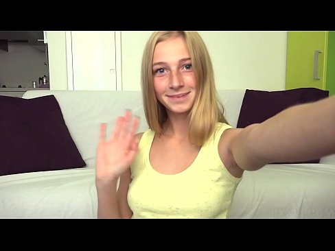 ❤️ Keď sa nudím, lenivo si masturbujem svoju ružovú kundičku Porno na nás ❌️❤