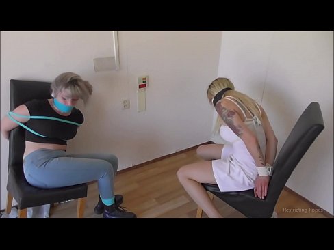 ❤️ Závislá / zviazaná a s roubíkom / dievča v núdzi Porno na nás ❌️❤