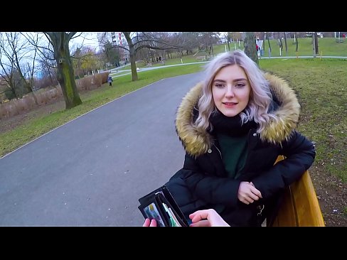 ❤️ Prehltne cudzincovo horúce semeno za peniaze - fajčenie v parku Eva Elfie Porno na nás ❌️❤